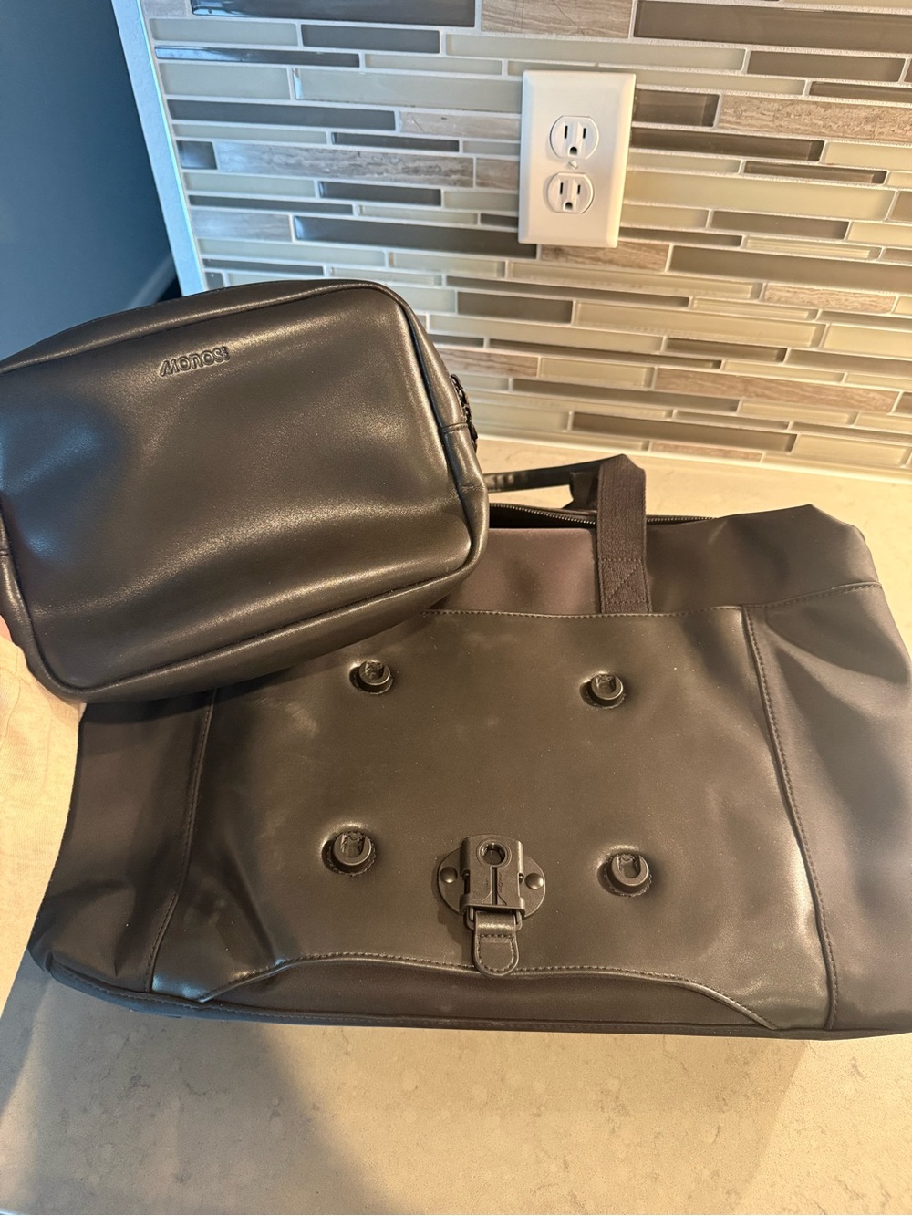 MONOS Metro Duffel Bag - Picture 14 of 15